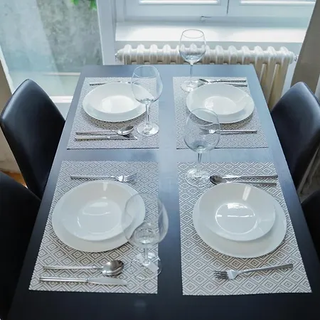 Quiet Luxury Family Fortress Center Apartment *