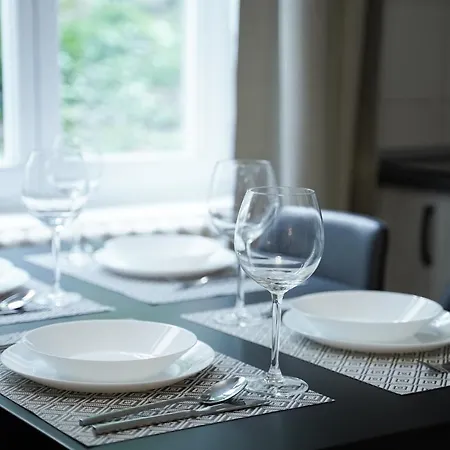 Quiet Luxury Family Fortress Center * بلغراد